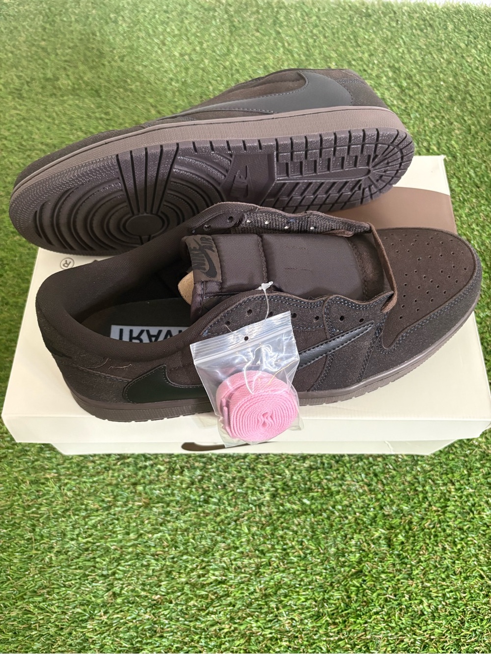 Jordan 1 Travis Scott Velvet Brown